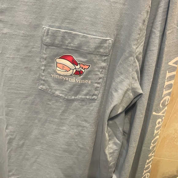M Vineyard Vines whale Christmas shirt - Picture 3 of 5